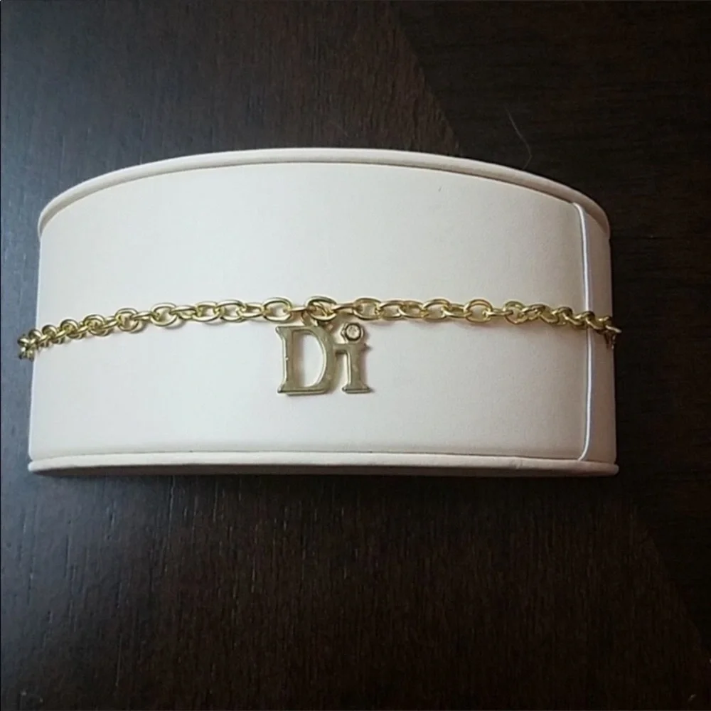 Diamonds International Gold Bracelet - Picture 3 of 6